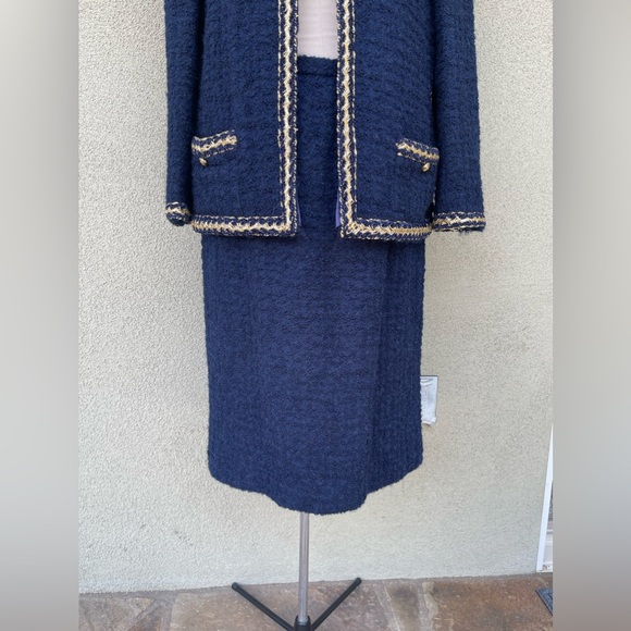 Neiman Marcus 1970s Abe Schrader boucle skirt suit - Picture 3 of 10